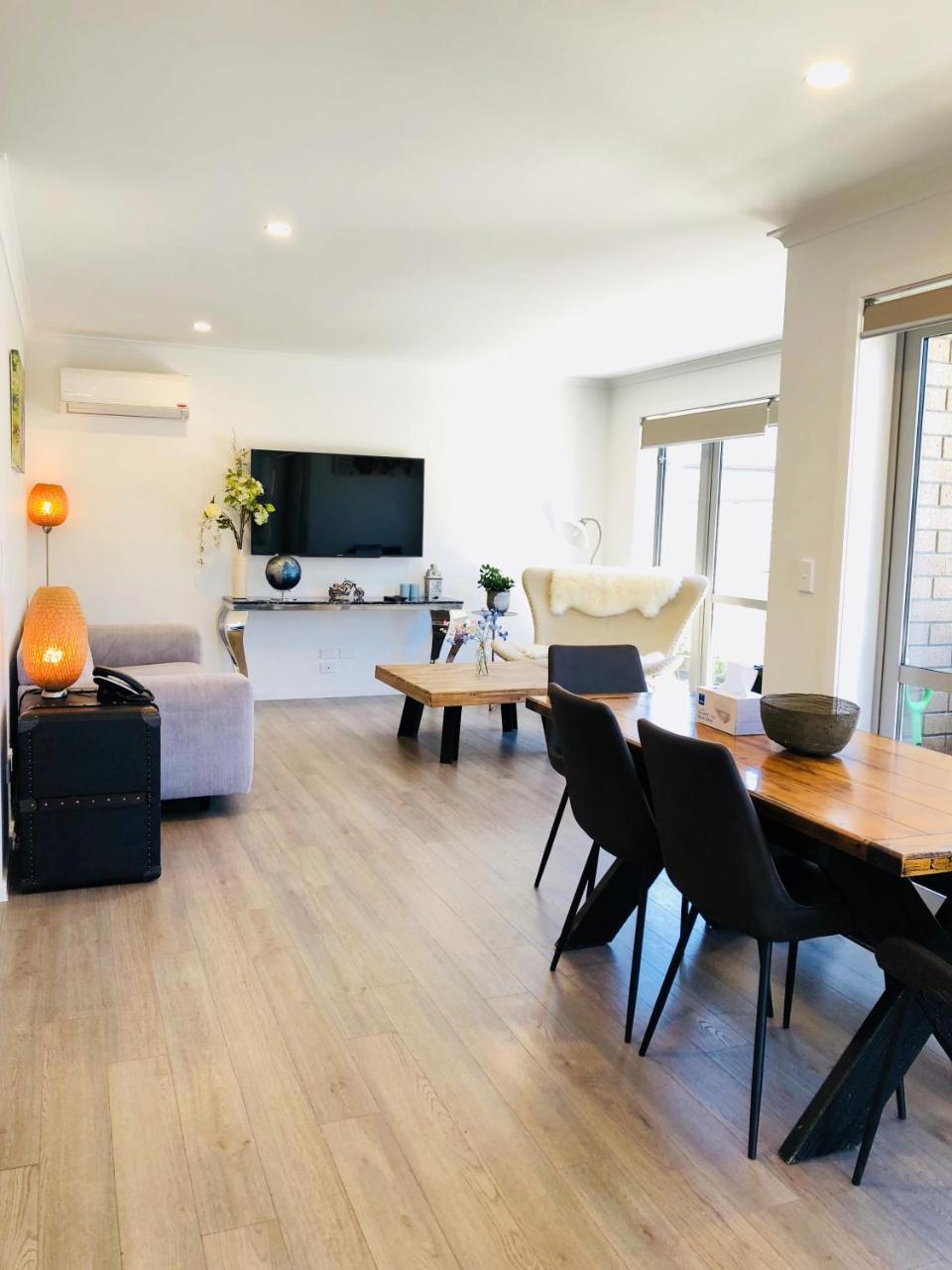 Modern Living Villa Куийнстаун Екстериор снимка